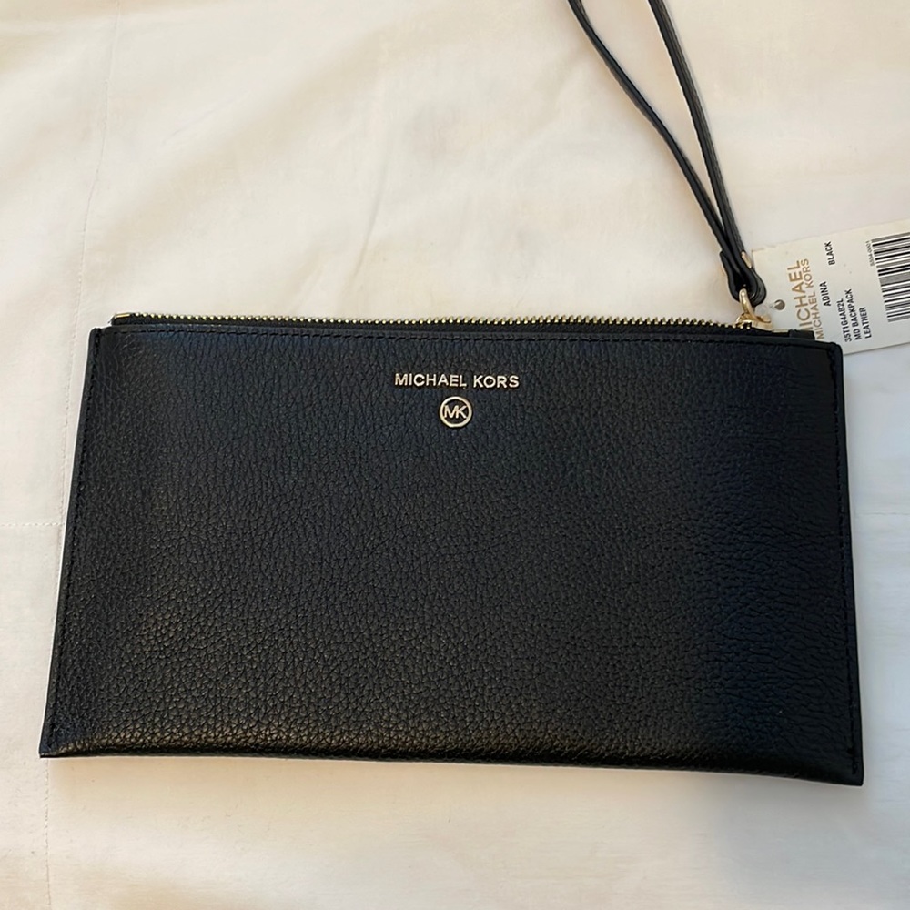 Michael Kors Large Wristlet🦋🌸